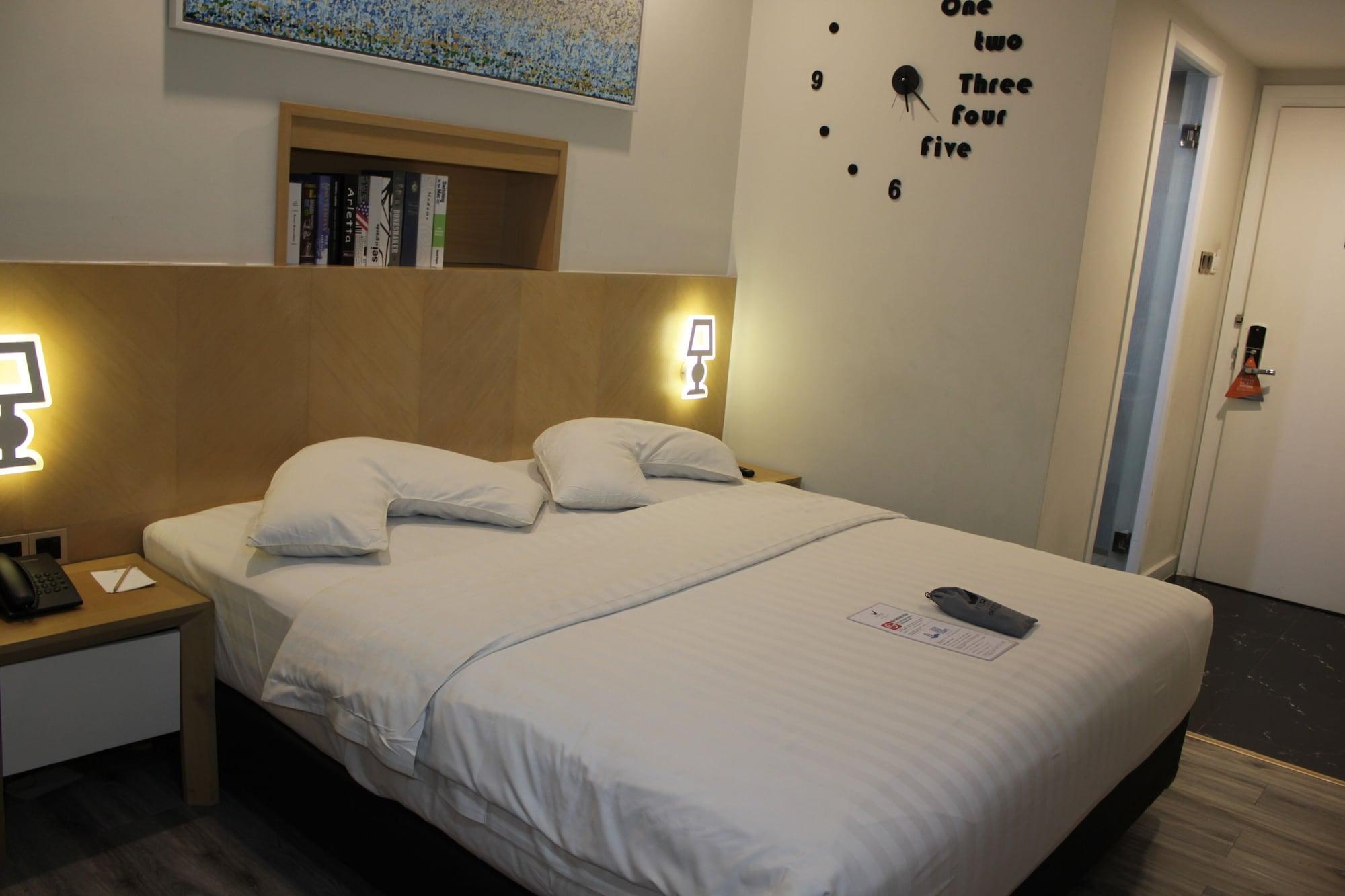 Verse Luxe Wahid Hasyim Hotel 3*