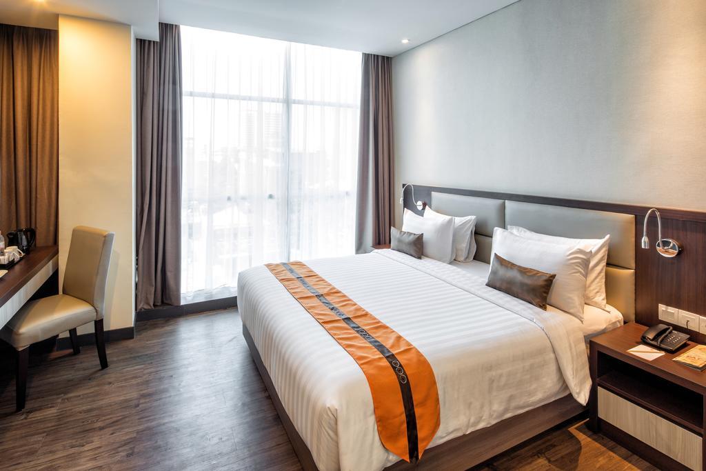Verse Luxe Wahid Hasyim 3*