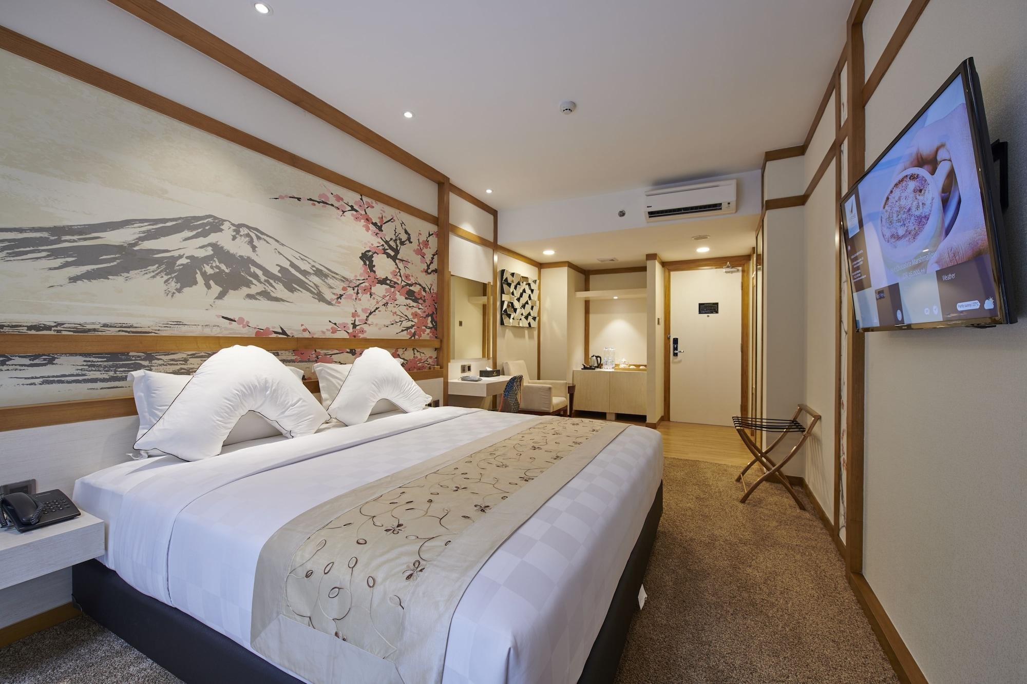 Verse Luxe Wahid Hasyim 3*
