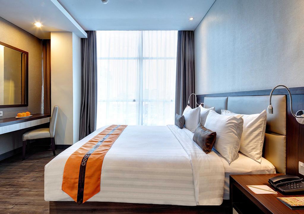 Verse Luxe Wahid Hasyim Hotel