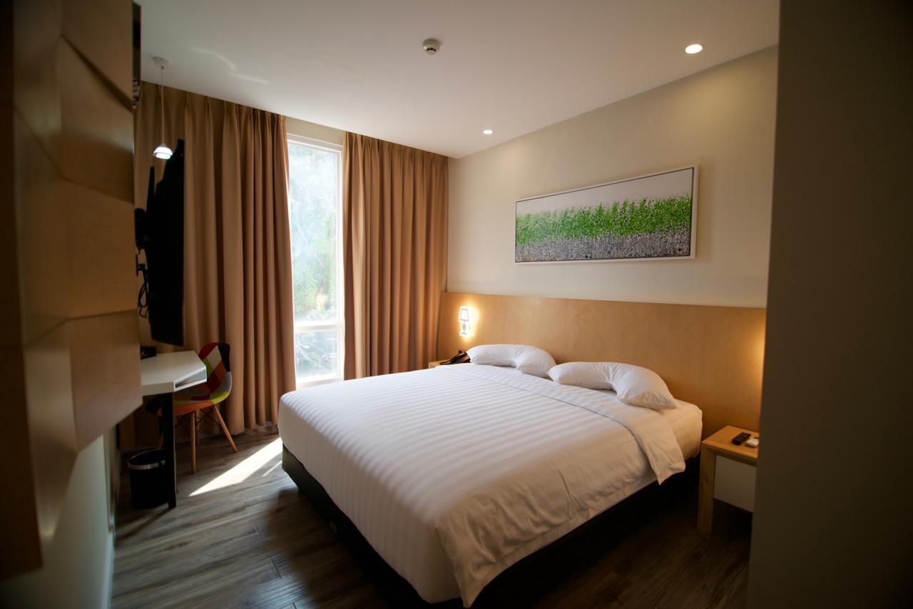 Verse Luxe Wahid Hasyim Hotel 3*