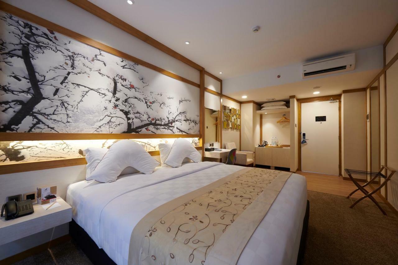 Verse Luxe Wahid Hasyim